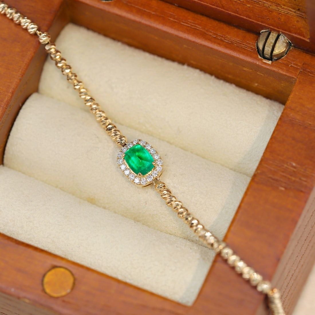 14k Gold 0.52 Ctw Vivid Green Natural Emerald & Diamond Bracelet - 3