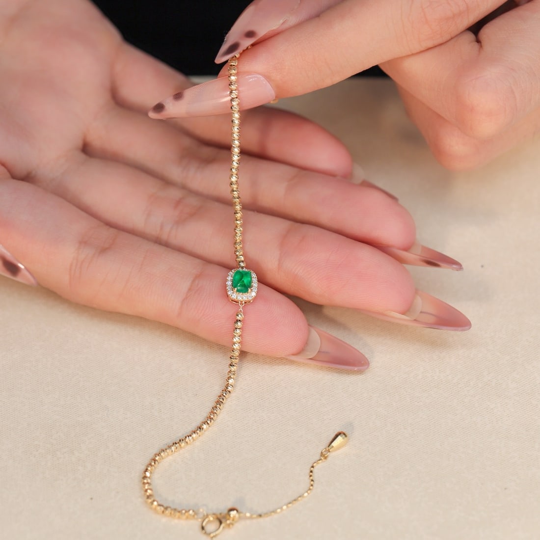 14k Gold 0.52 Ctw Vivid Green Natural Emerald & Diamond Bracelet - 4