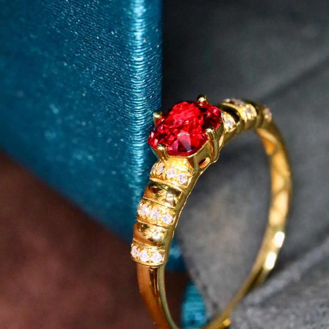 14k Gold 0.77 Ctw Natural Spinel & Diamond Ring - 3