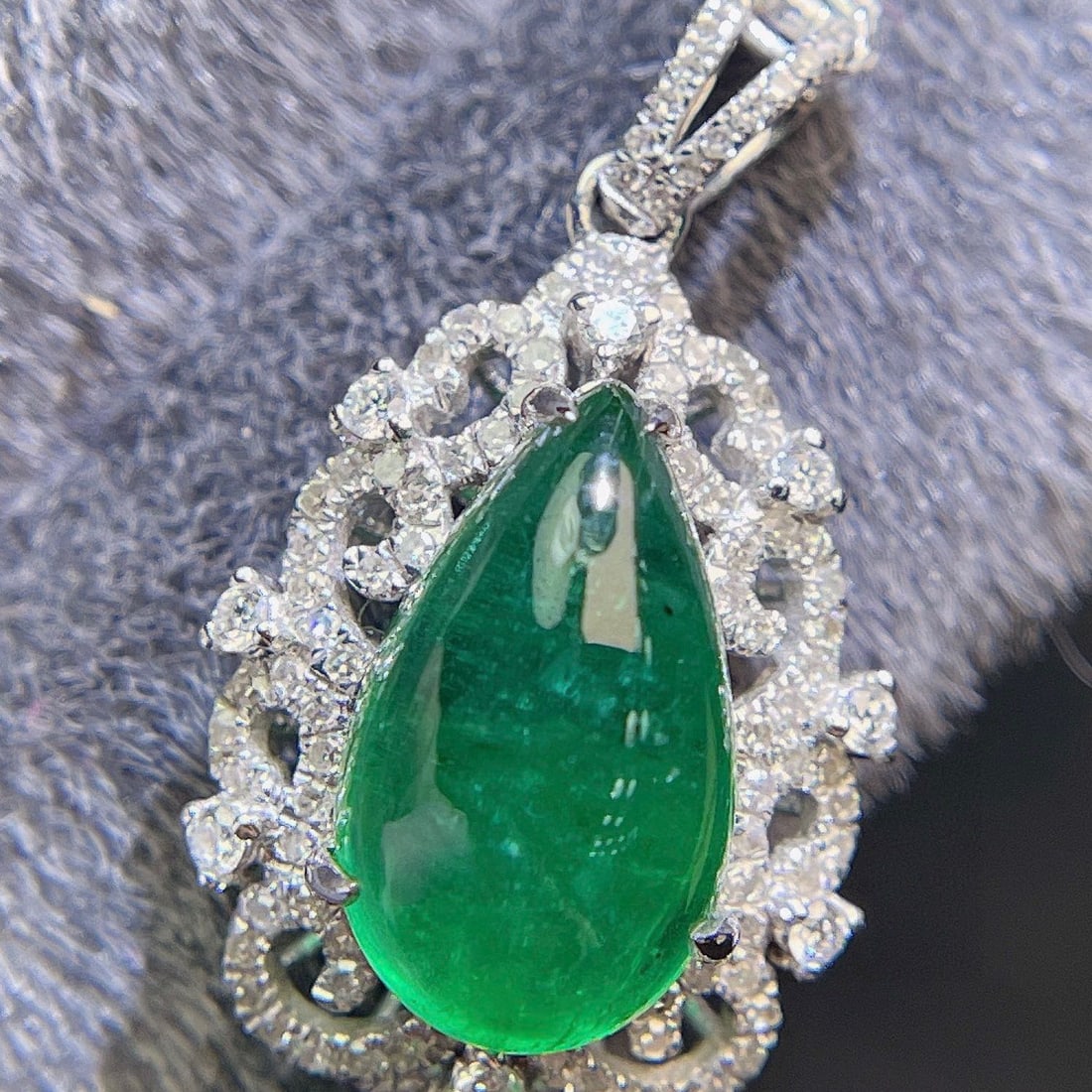 14k Gold 5.2 Ct Natural Emerald & Diamond Pendant( Without Chain ) - 2