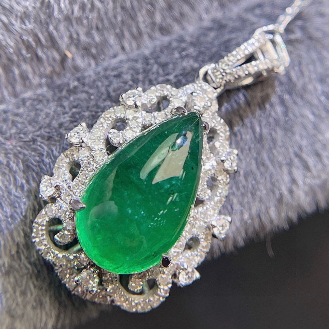 14k Gold 5.2 Ct Natural Emerald & Diamond Pendant( Without Chain ) - 3