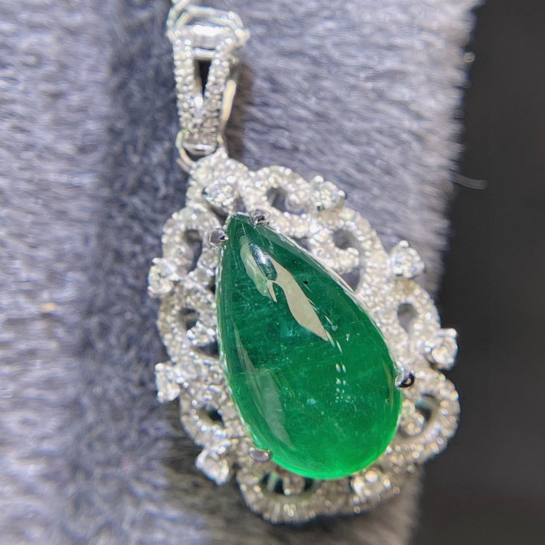 14k Gold 5.2 Ct Natural Emerald & Diamond Pendant( Without Chain ) - 4