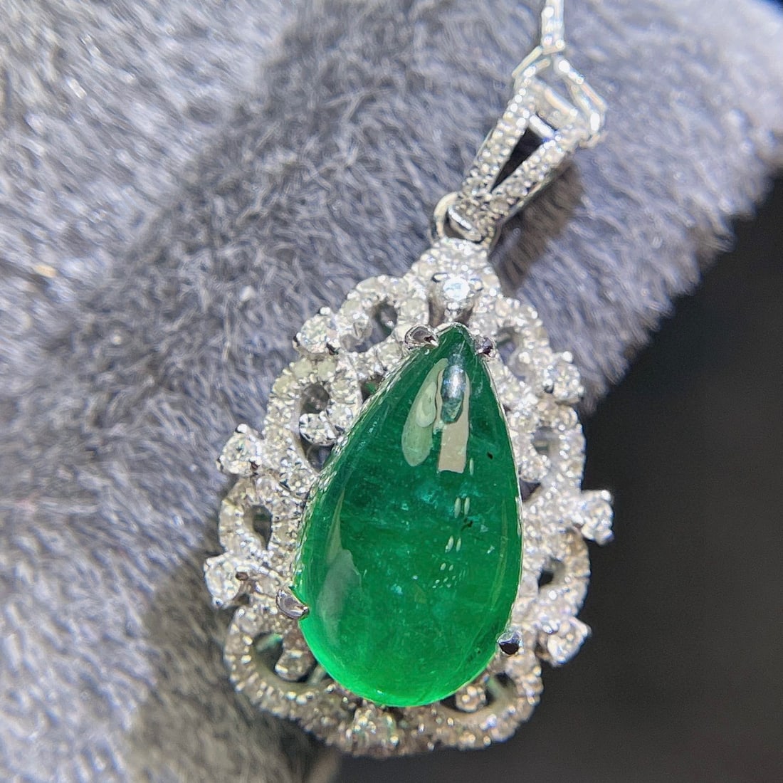 14k Gold 5.2 Ct Natural Emerald & Diamond Pendant( Without Chain ) - 6