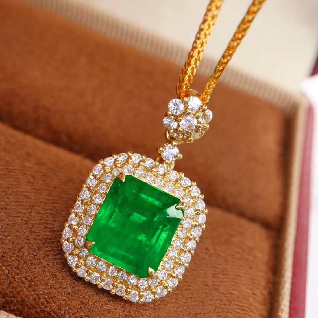 14k Gold 2.59 Ctw Vivid Green Natural Emerald & Diamond Pendant( Without Chain ) - 3