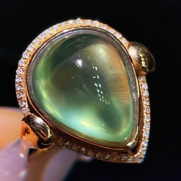 14k Gold 12 Ct Natural Prehnite & Diamond Ring - 2