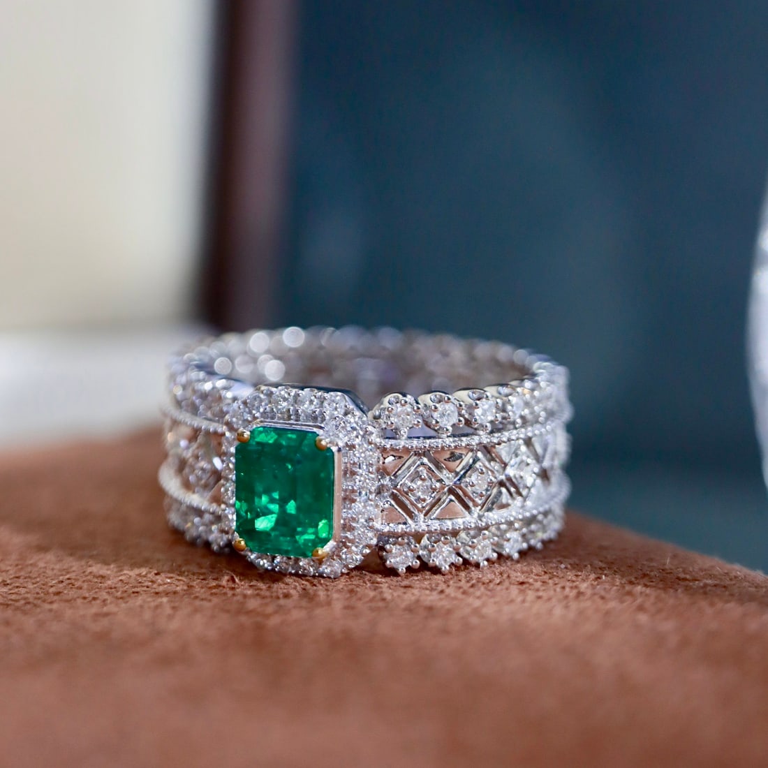 14k Gold 1.16 Ctw Vivid Green Natural Emerald & Diamond Ring - 3