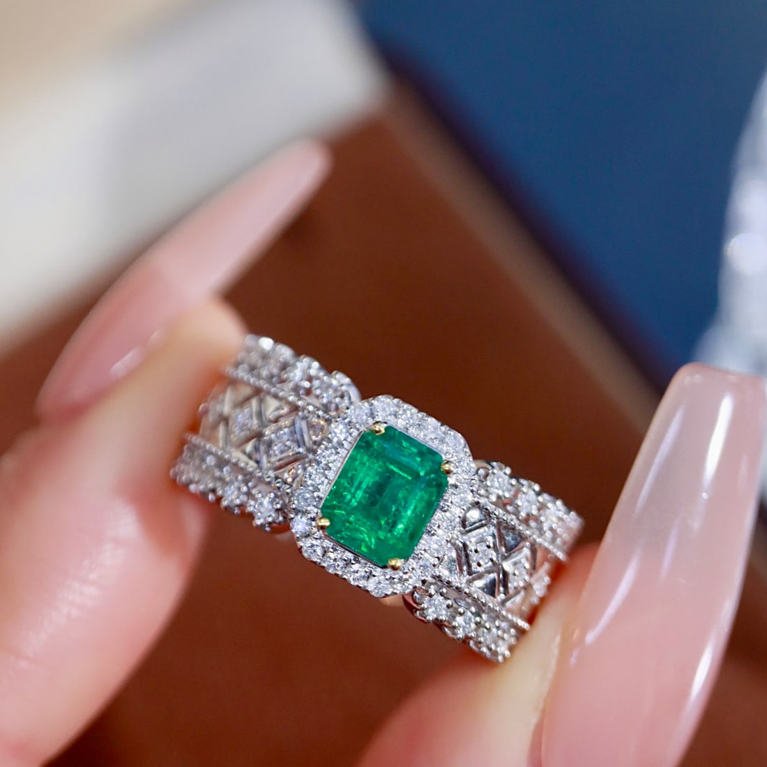 14k Gold 1.16 Ctw Vivid Green Natural Emerald & Diamond Ring - 5