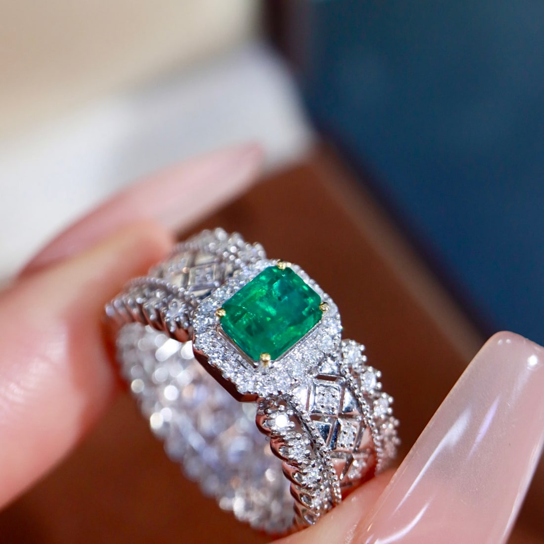 14k Gold 1.16 Ctw Vivid Green Natural Emerald & Diamond Ring - 6