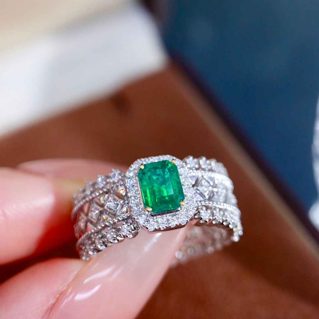 14k Gold 1.16 Ctw Vivid Green Natural Emerald & Diamond Ring - 8