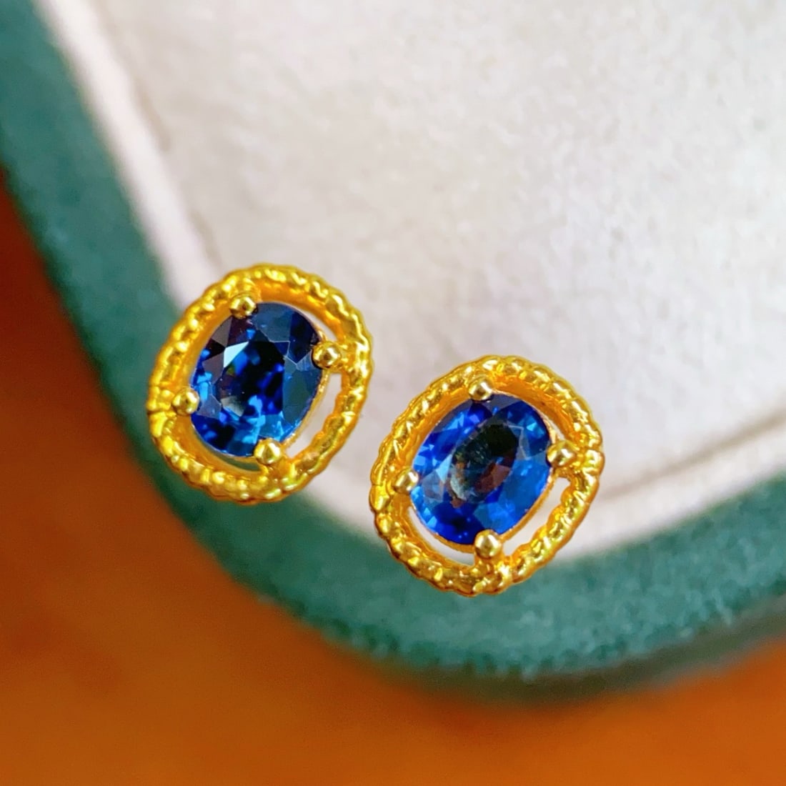 14k Gold 0.7 Ct Natural Sapphire Earrings - 3