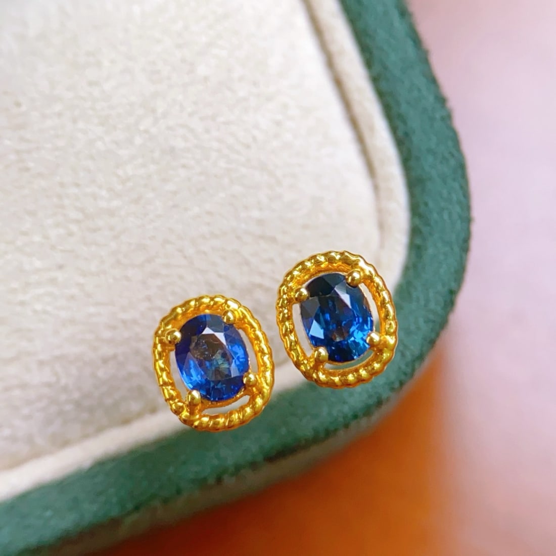 14k Gold 0.7 Ct Natural Sapphire Earrings - 4