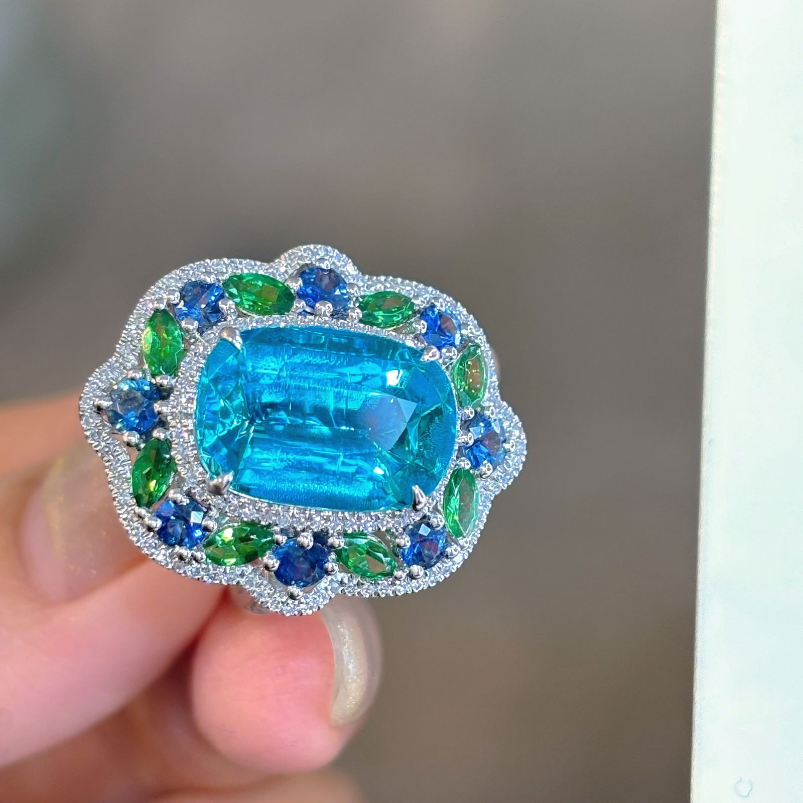 14k Gold 5.01 Ct Natural Paraiba Tourmaline & Diamond Ring - 3