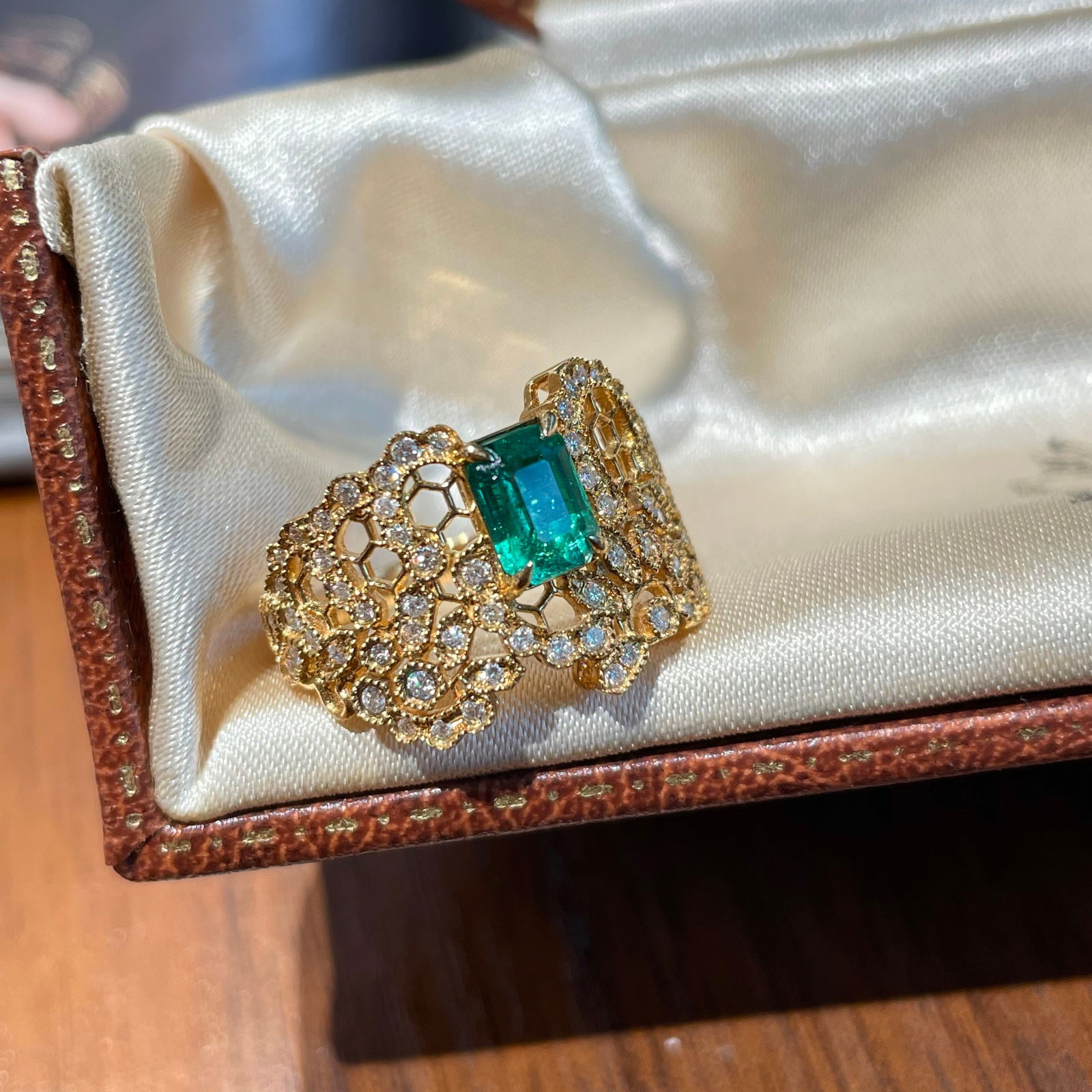 14k Gold 1 Ct Vivid Green Natural Emerald & Diamond Ring - 5