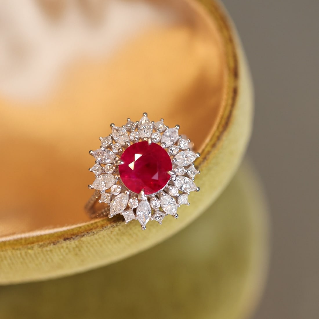 14k Gold 4.04 Ctw Natural Ruby & Diamond Ring - 6