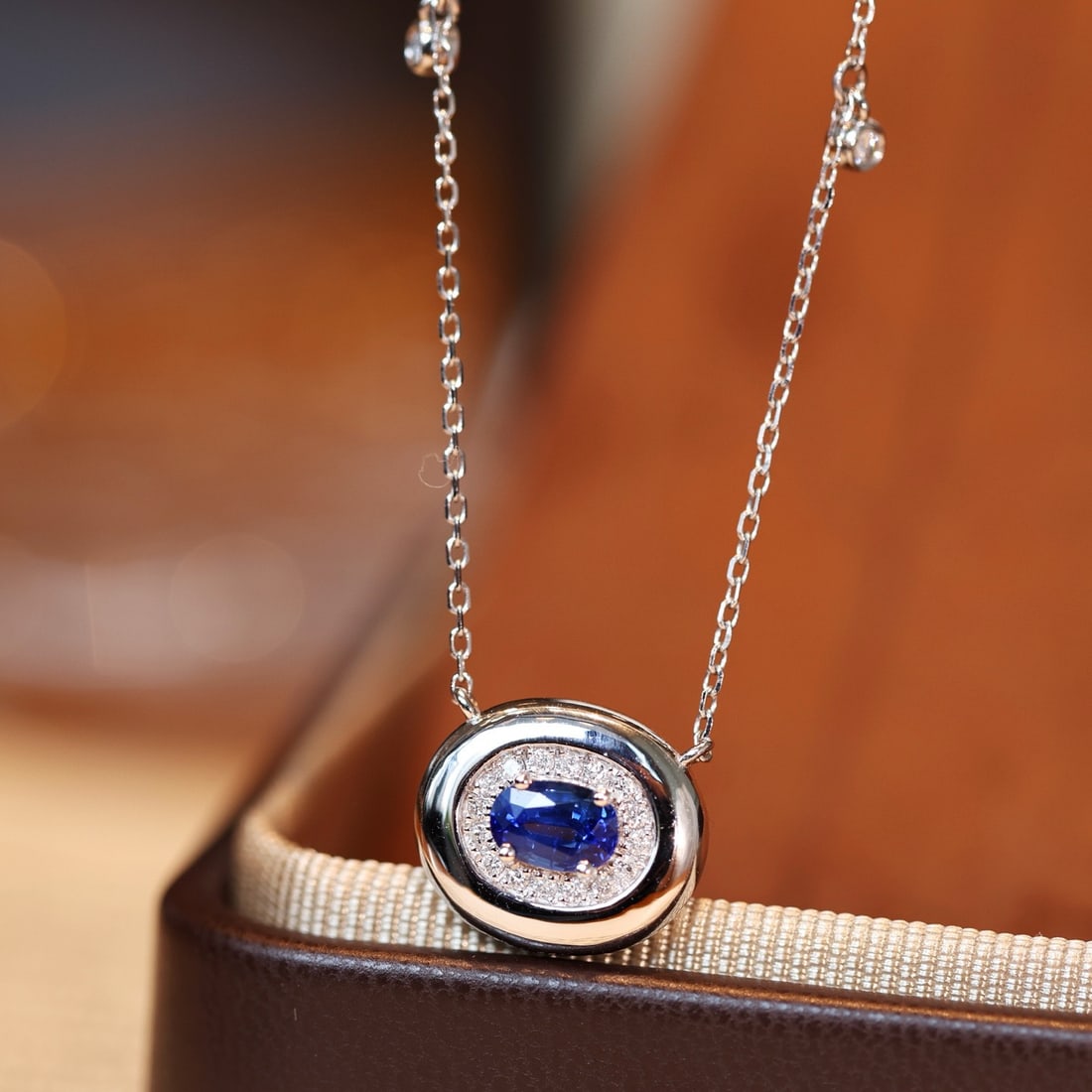 14k Gold 0.63 Ctw Natural Sapphire & Diamond Necklace: Ref:231110373 // gold content:14k gold // main gemstone:sapphire // shape:oval // carat weight:0. 5ct // color:blue // treatment:natural // // adjacent gemstone 2 : diamond // shape:round // carat