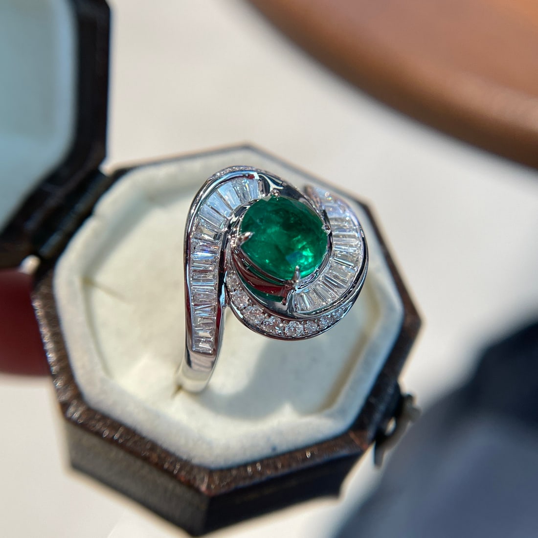 14k Gold 1.12 Ct Vivid Green Natural Emerald & Diamond Ring - 3