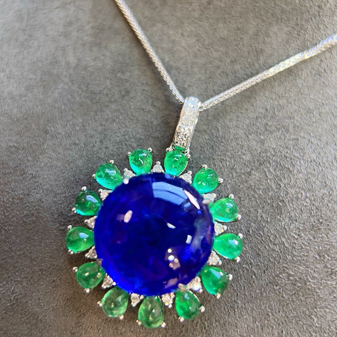 14k Gold 20.00 Ctw Natural Tanzanite & Emerald Pendant( Without Chain ) - 3