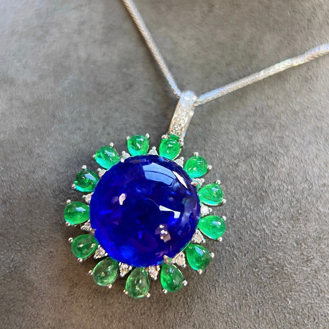 14k Gold 20.00 Ctw Natural Tanzanite & Emerald Pendant( Without Chain ) - 6
