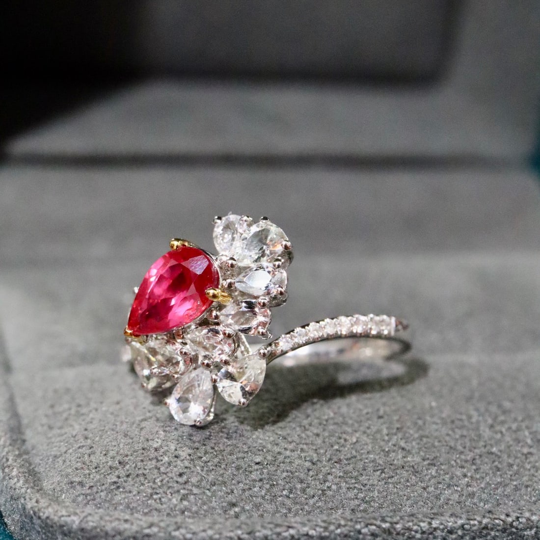 14k Gold 0.85 Ctw Natural Ruby & Diamond Ring - 2