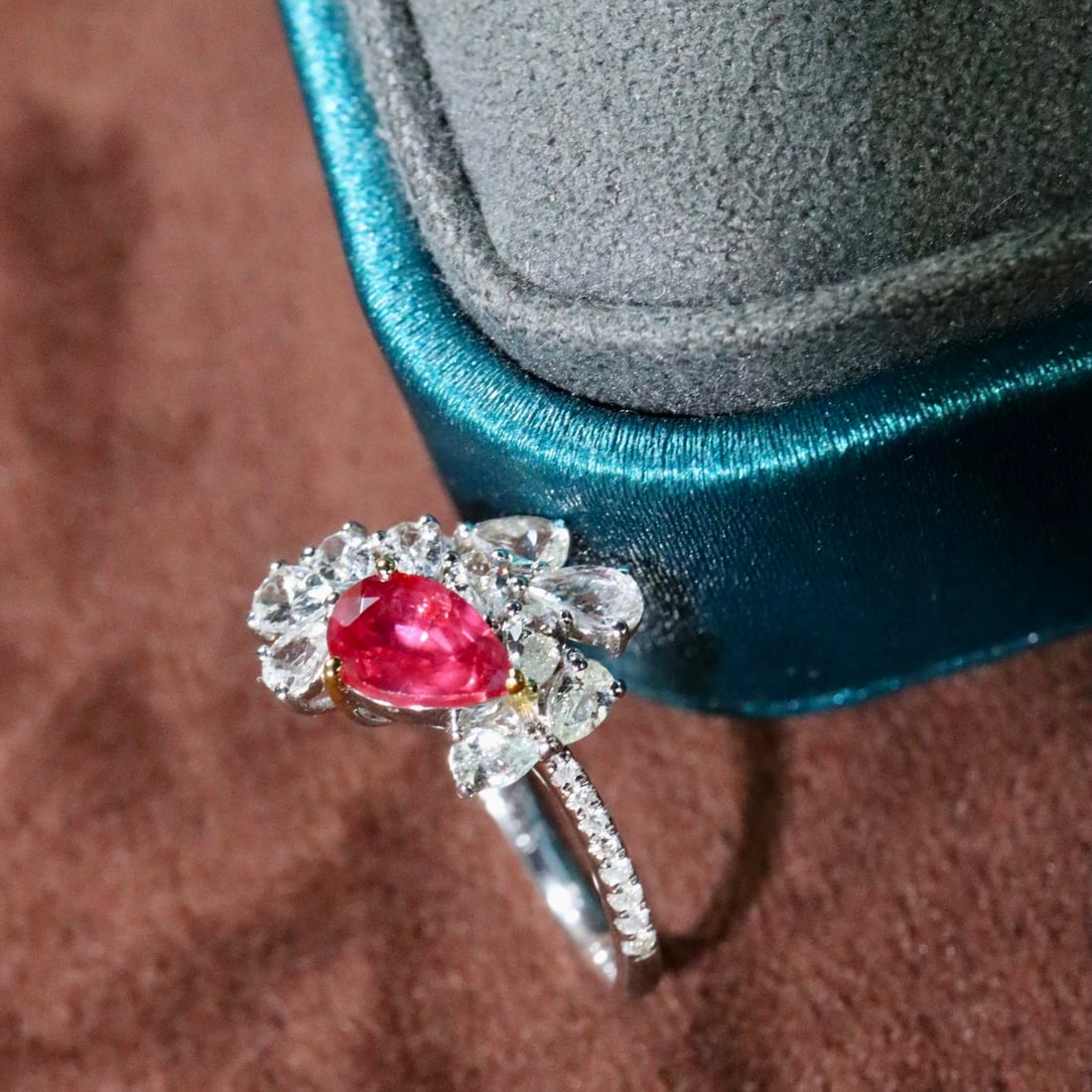 14k Gold 0.85 Ctw Natural Ruby & Diamond Ring - 4