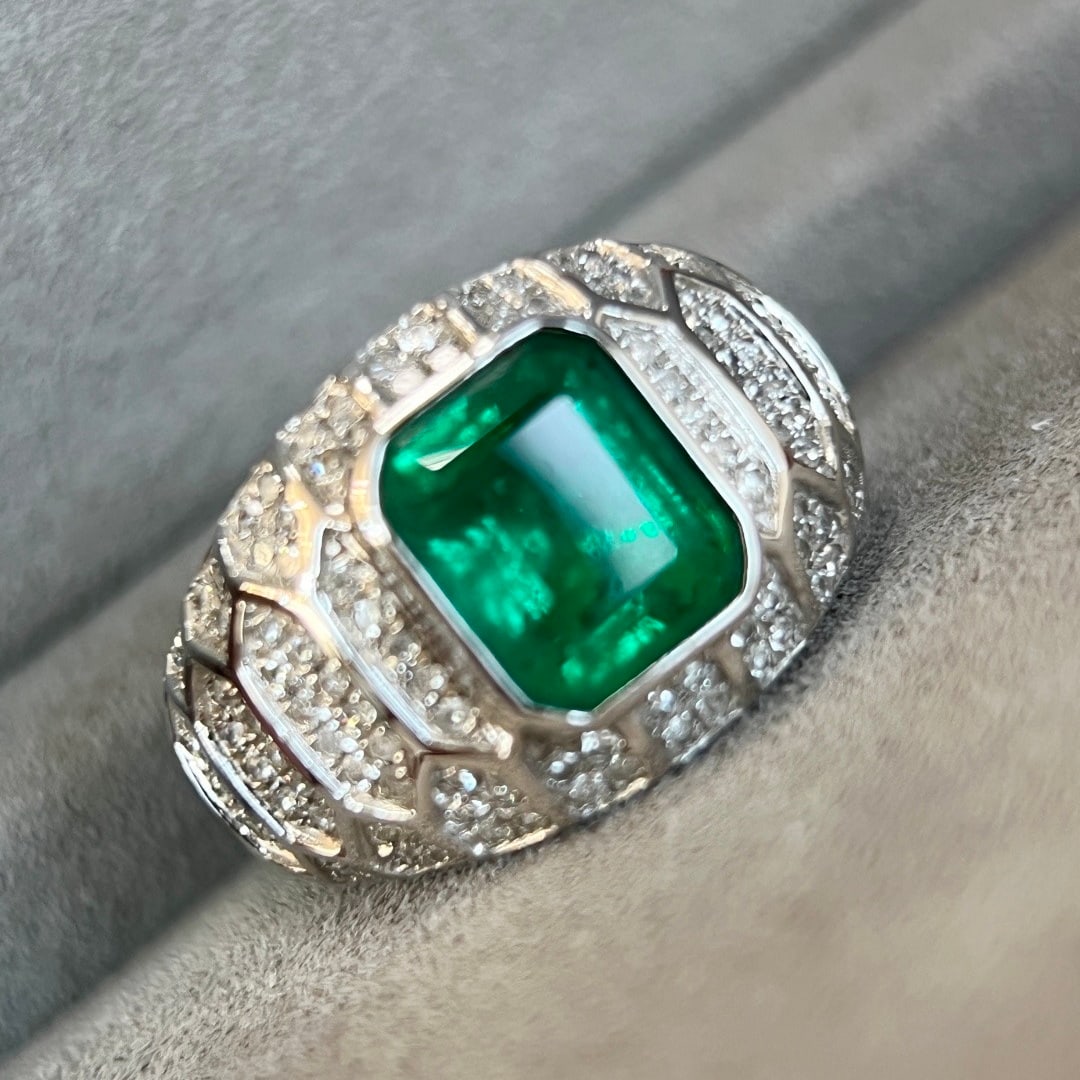 14k Gold 2.45 Ctw Vivid Green Natural Emerald & Diamond Ring - 7