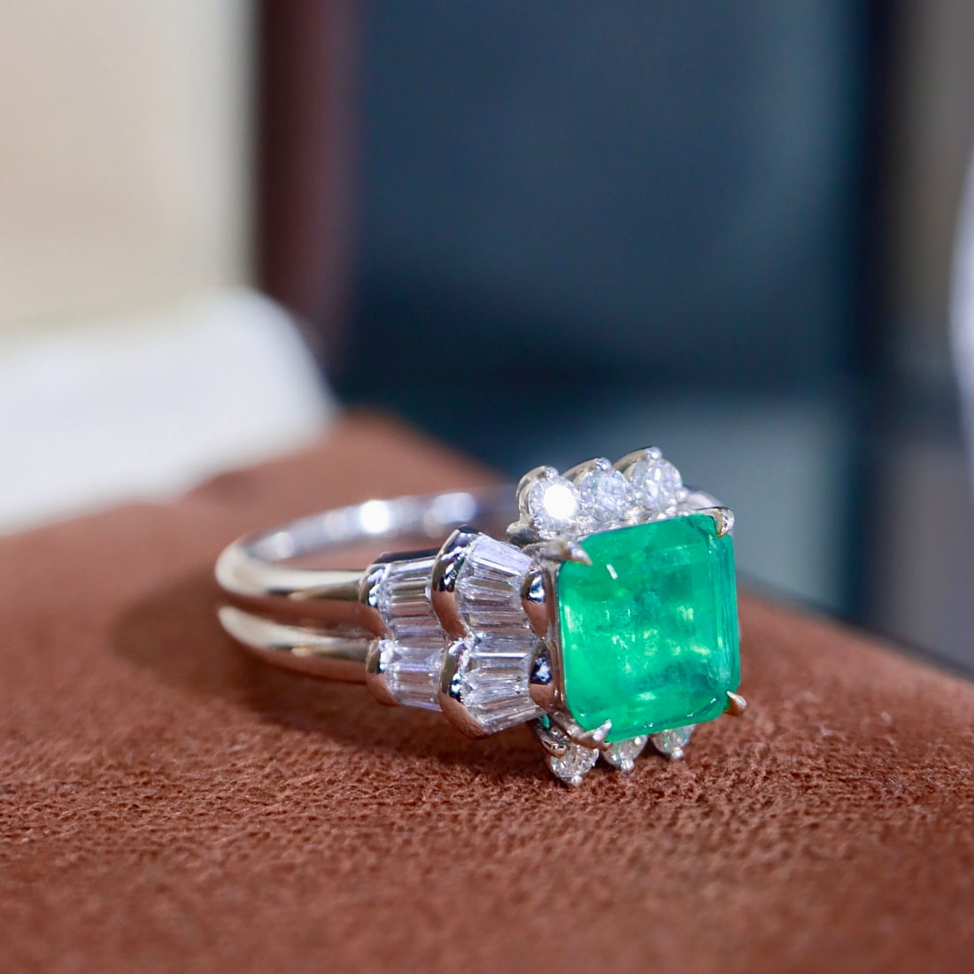 14k Gold 2.24 Ctw Natural Emerald & Diamond Ring - 2