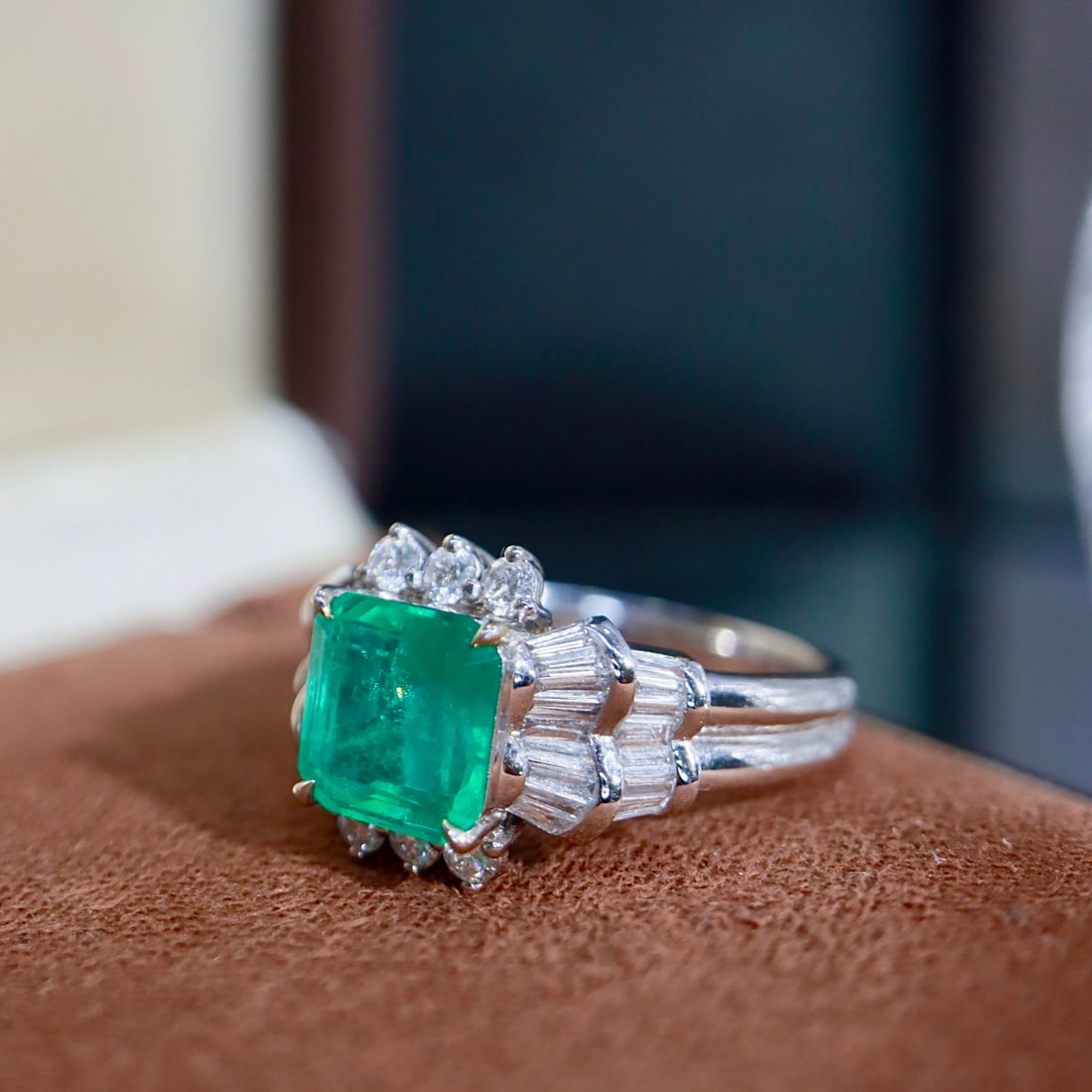 14k Gold 2.24 Ctw Natural Emerald & Diamond Ring - 3