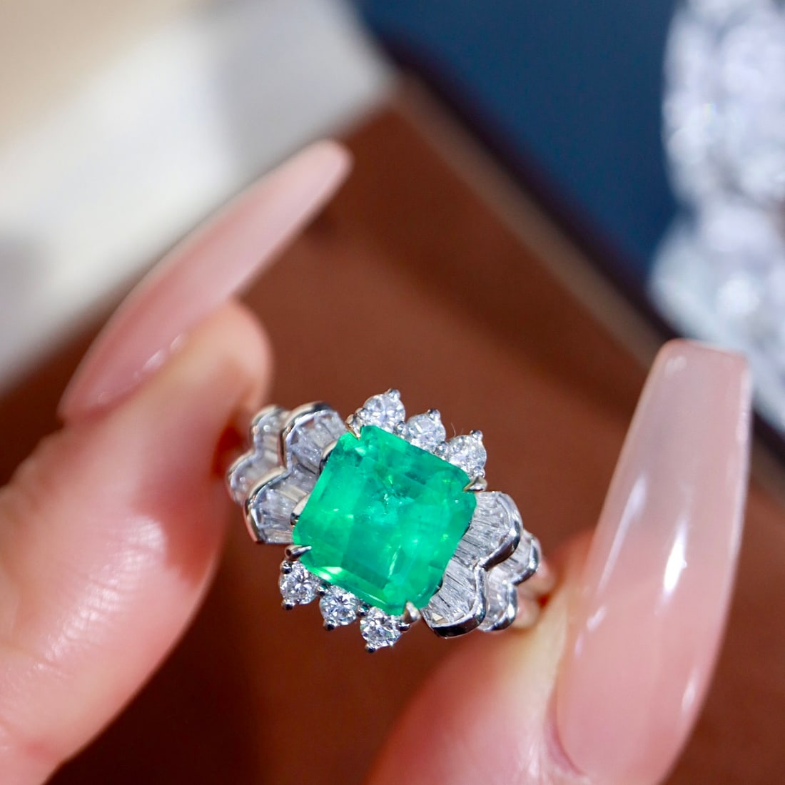 14k Gold 2.24 Ctw Natural Emerald & Diamond Ring - 5