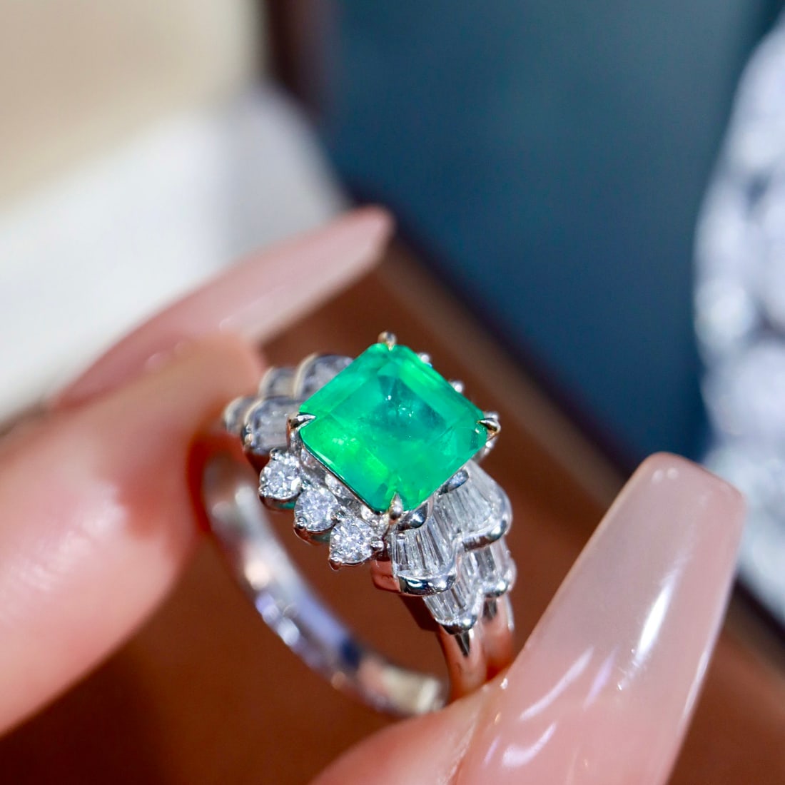 14k Gold 2.24 Ctw Natural Emerald & Diamond Ring - 6