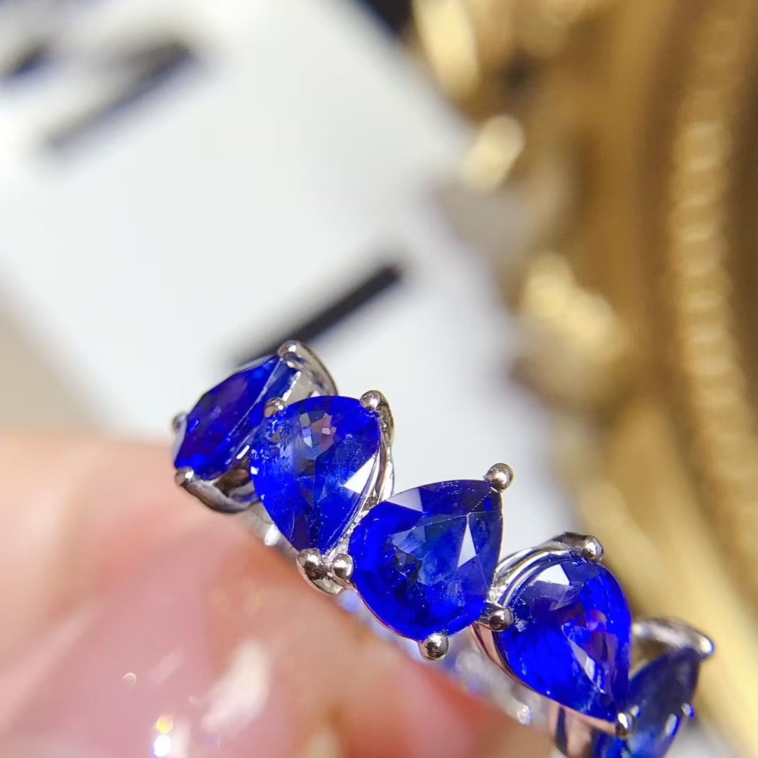 14k Gold 3.35 Ct Vivid Blue Natural Sapphire Ring - 3