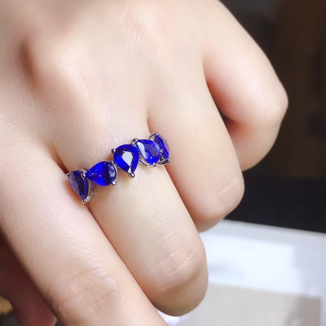 14k Gold 3.35 Ct Vivid Blue Natural Sapphire Ring - 4