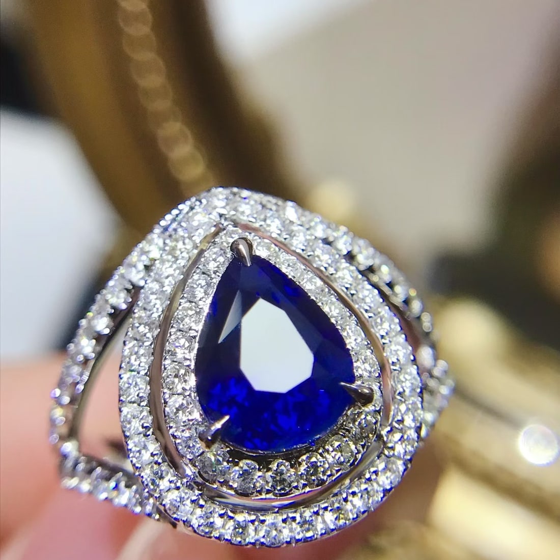 14k Gold 3.25 Ctw Vivid Blue Natural Sapphire & Diamond Ring - 3