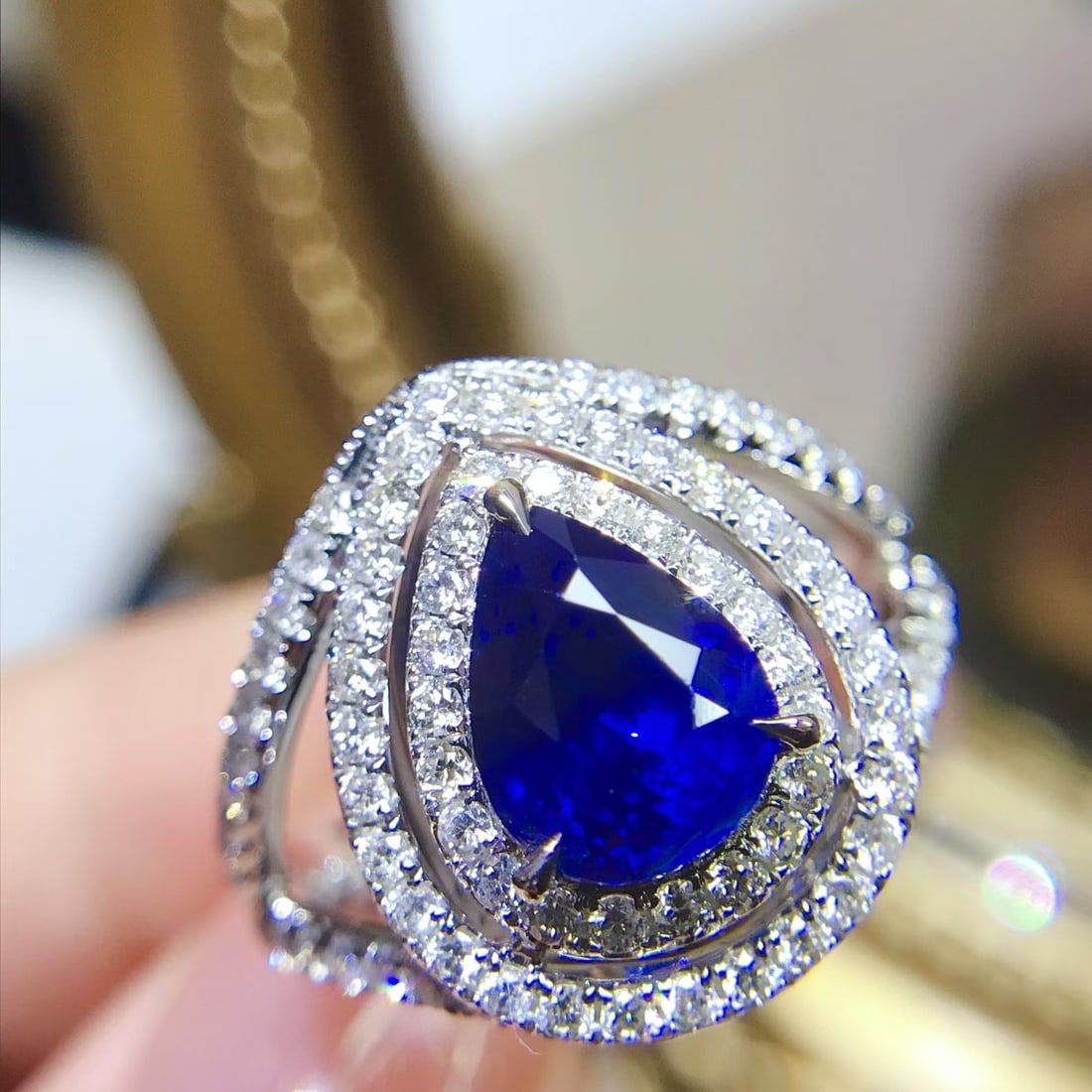 14k Gold 3.25 Ctw Vivid Blue Natural Sapphire & Diamond Ring - 4