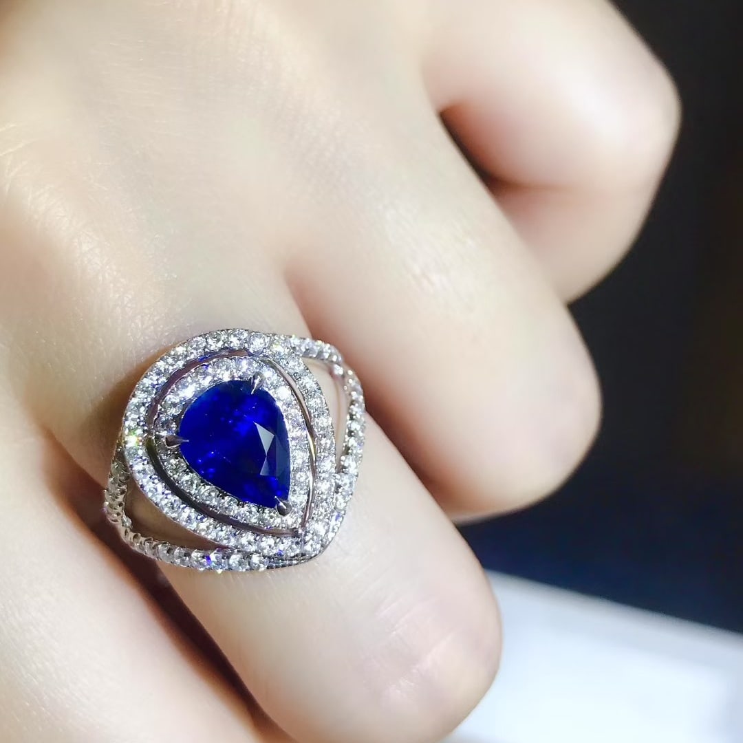 14k Gold 3.25 Ctw Vivid Blue Natural Sapphire & Diamond Ring - 5