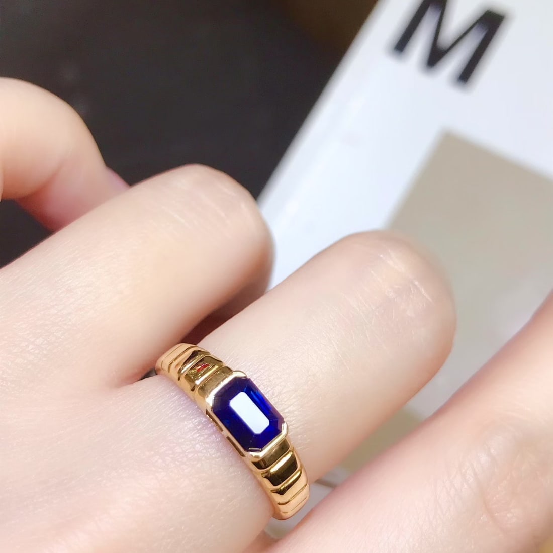 14k Gold 1.21 Ct Vivid Blue Natural Sapphire Ring - 5