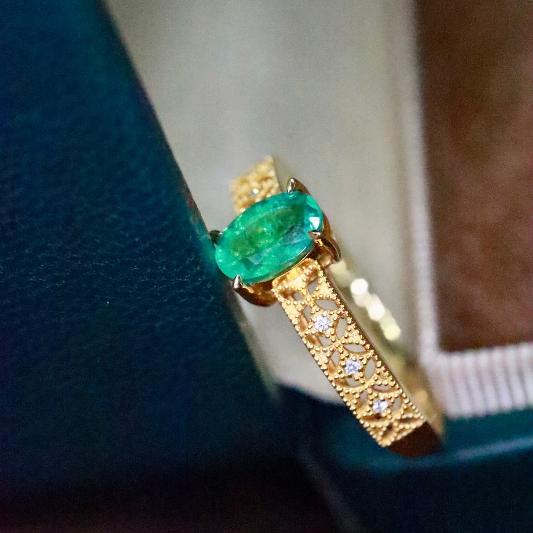 14k Gold 0.52 Ctw Natural Emerald & Diamond Ring - 4