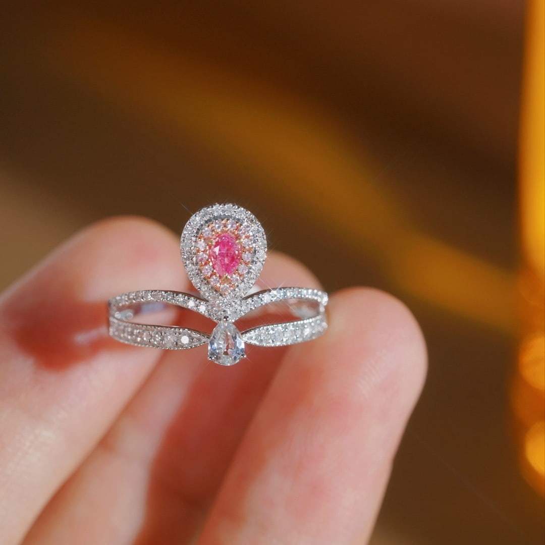 14k Gold 0.55 Ctw Natural Pink Diamond & Diamond Ring: Ref:231110413 // gold content:14k gold // ring size:7. 25us // // main gemstone:pink diamond // shape:pear // carat weight:0. 22ct // color:pink // treatment:natural // // adjacent gemstone 2 :