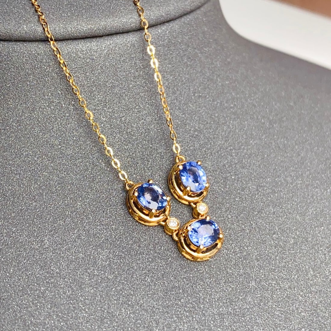 14k Gold 1.70 Ct Natural Sapphire & Diamond Necklace - 4