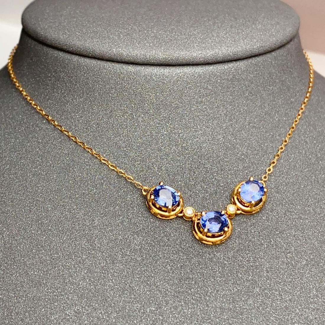 14k Gold 1.70 Ct Natural Sapphire & Diamond Necklace - 5