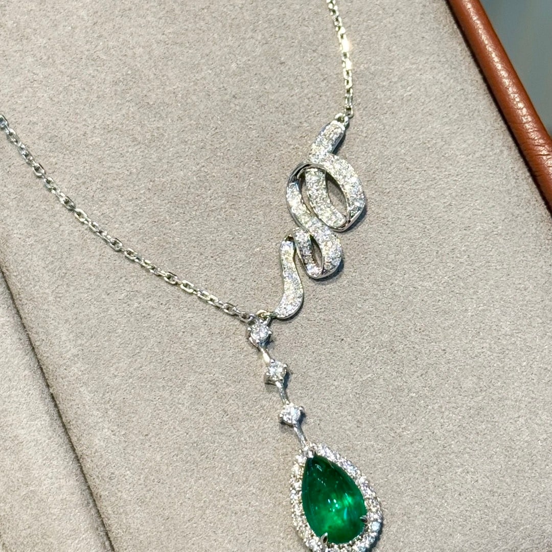14k Gold 3.74 Ctw Vivid Green Natural Emerald & Diamond Necklace - 2