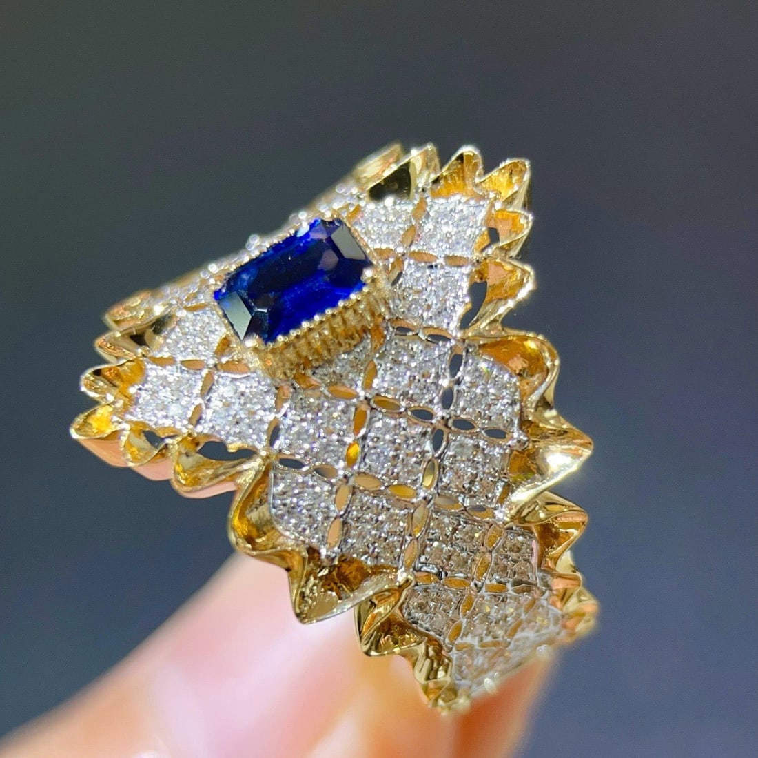 14k Gold 0.90 Ctw Natural Sapphire & Diamond Ring - 4