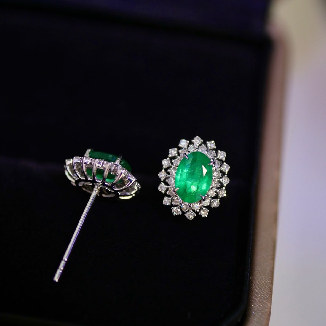 14k Gold 1.6 Ctw Natural Emerald & Diamond Earrings - 3