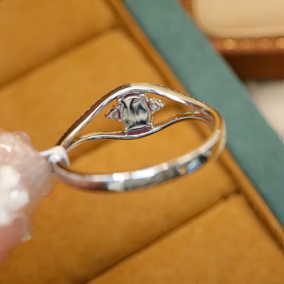 14k Gold 0.82 Ctw Natural Ruby & Diamond Ring - 4