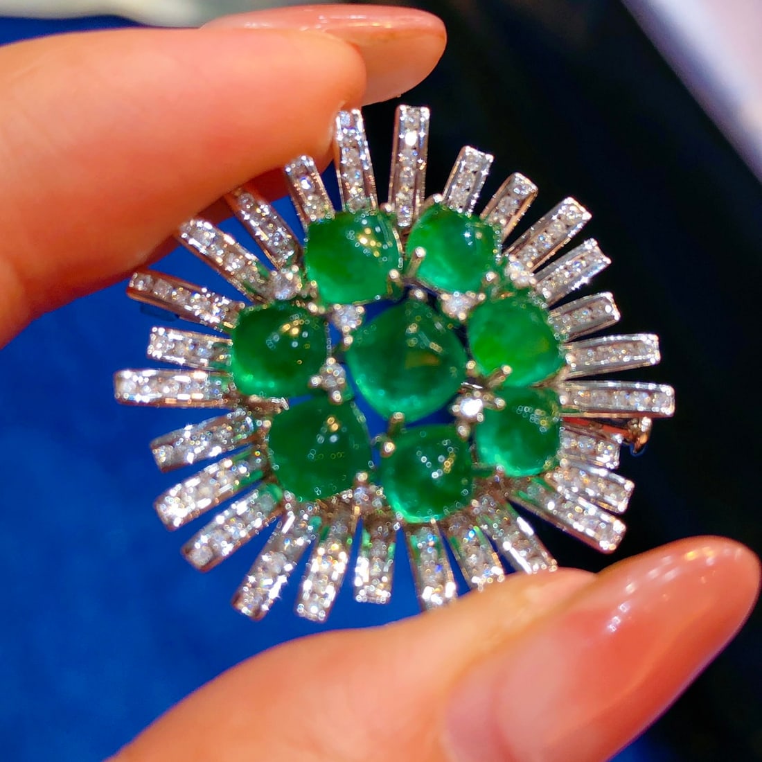 14k Gold 8.75 Ctw Natural Emerald & Diamond Brooch - 3