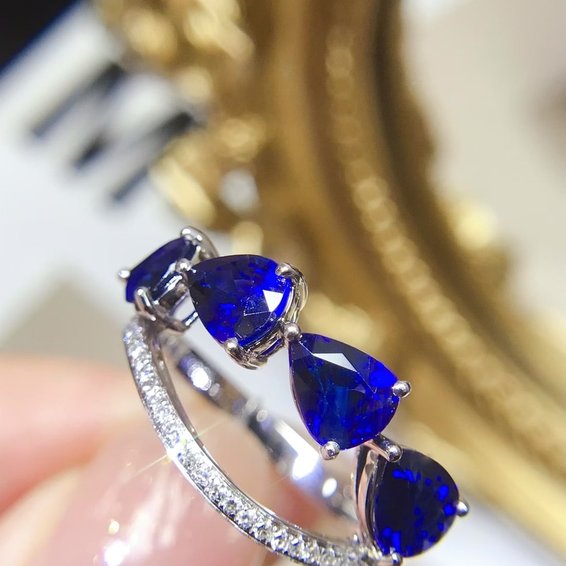 14k Gold 2.8 Ct Vivid Blue Natural Sapphire & Diamond Ring - 3