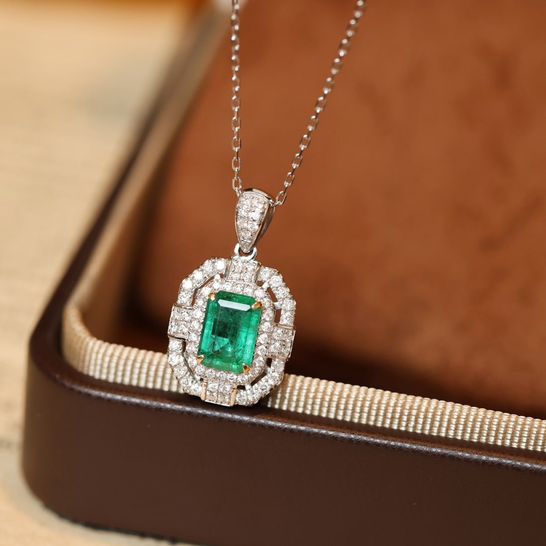 14k Gold 1.41 Ctw Vivid Green Natural Emerald & Diamond Pendant( Without Chain ) - 3