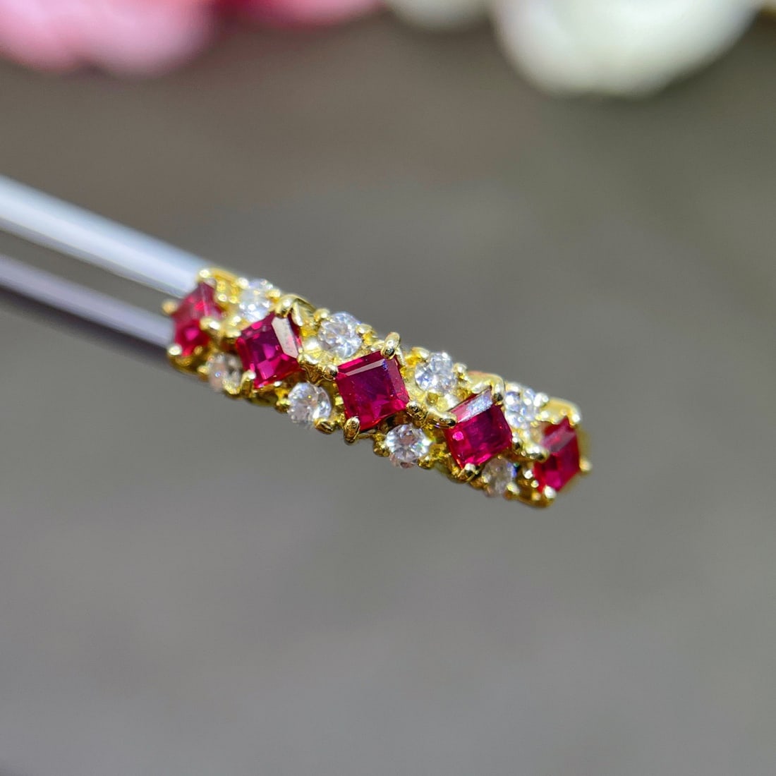 14k Gold 0.96 Ctw Natural Ruby & Diamond Ring - 3