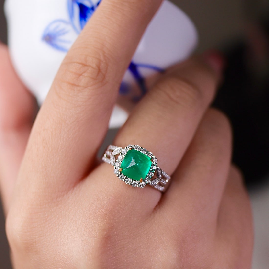 14k Gold 2.43 Ctw Vivid Green Natural Emerald & Diamond Ring - 4