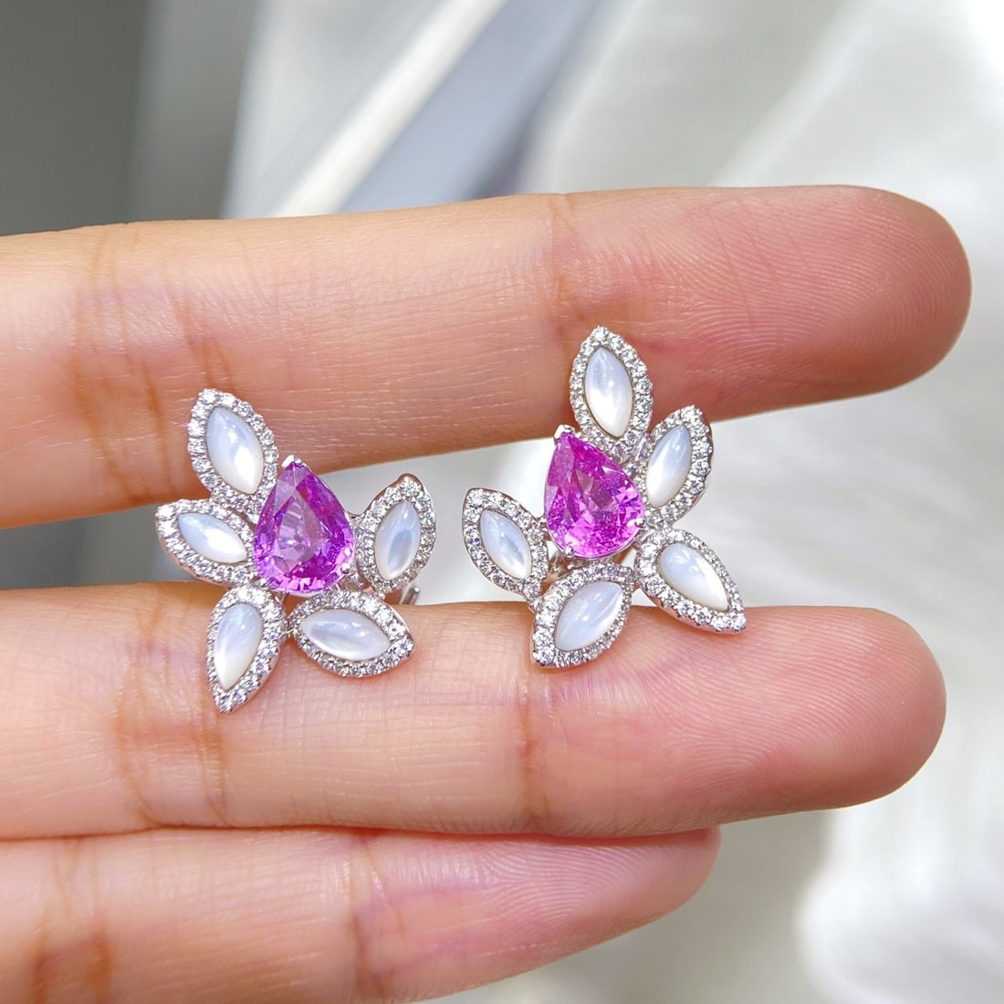 Express Shipping 18k Gold 3.00 Ctw Natural Sapphire & Padparadscha Sapphire Earrings - 2