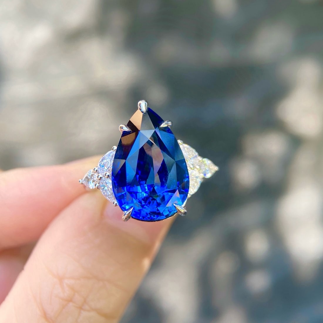 Express Shipping 18k Gold 10.69 Ctw Natural Sapphire & Diamond Ring - 4